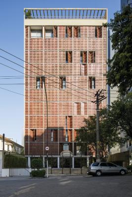 Fachada do edifício Albina [título atribuído]. Fotografia de Leonardo Finotti.