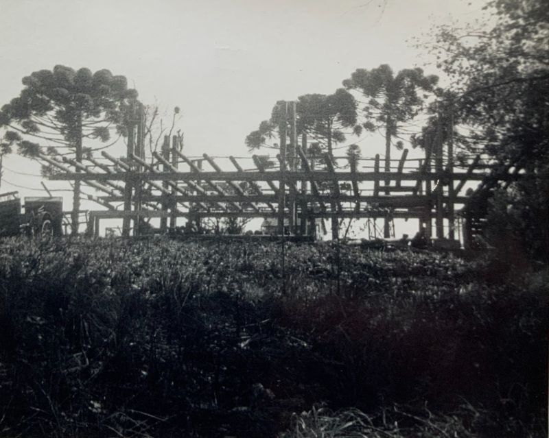 Montagem da segunda residência [título atribuído], c.1979. Fonte: Acervo Abrão Assad