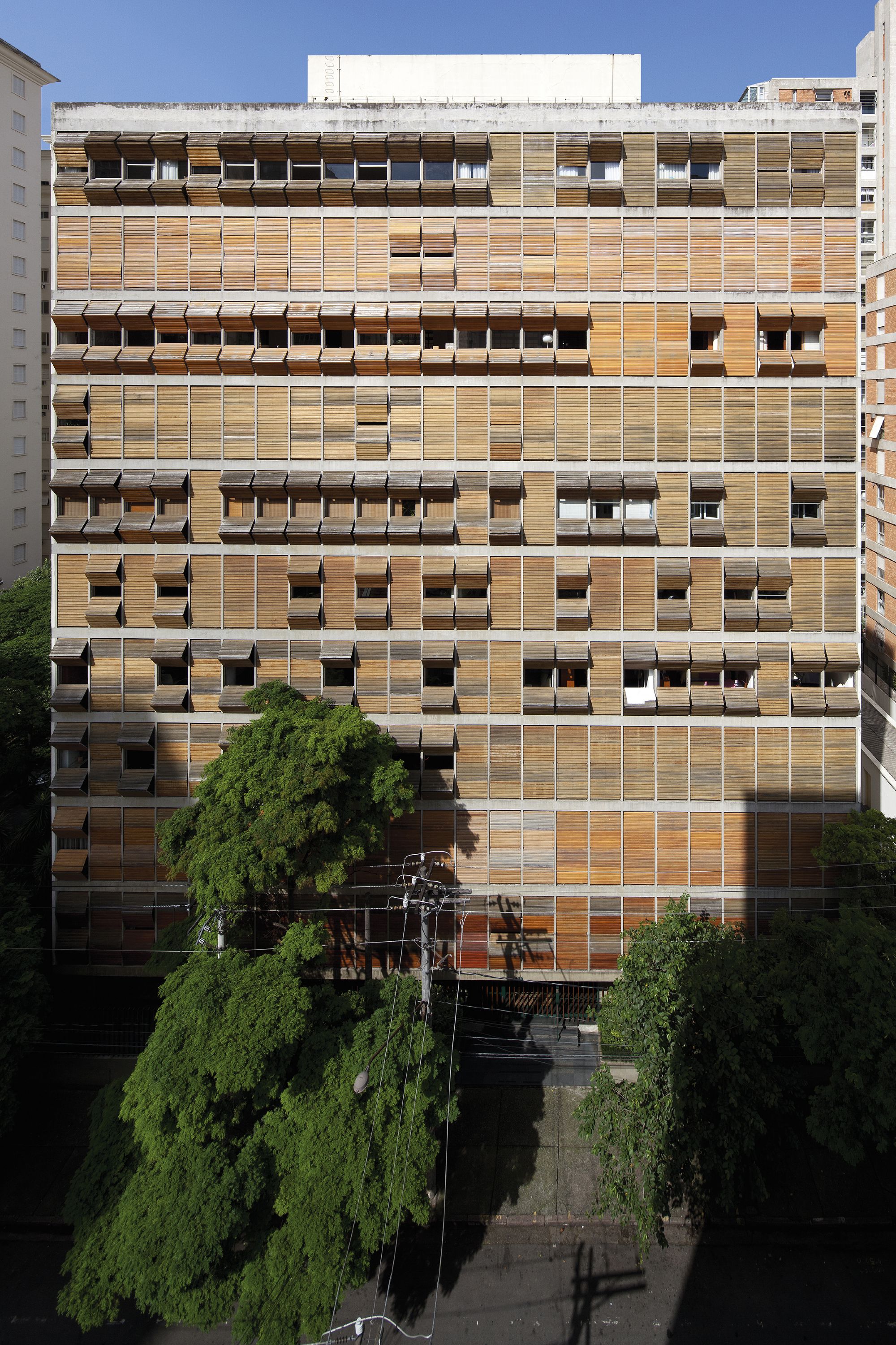 Fachada do Edifício São Félix [título atribuído]. Fotografia de Leonardo Finotti